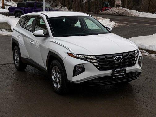 2023 Hyundai TUCSON SE