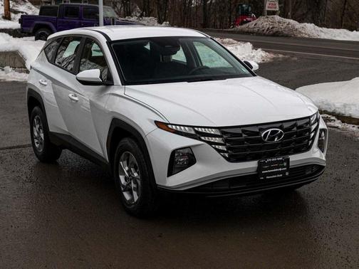 2023 Hyundai TUCSON SE