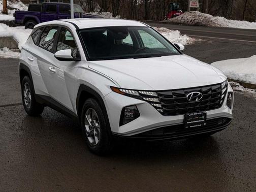 2023 Hyundai TUCSON SE
