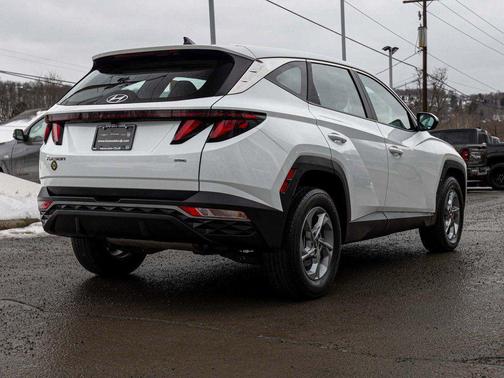 2023 Hyundai TUCSON SE