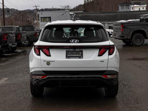 2023 Hyundai TUCSON SE