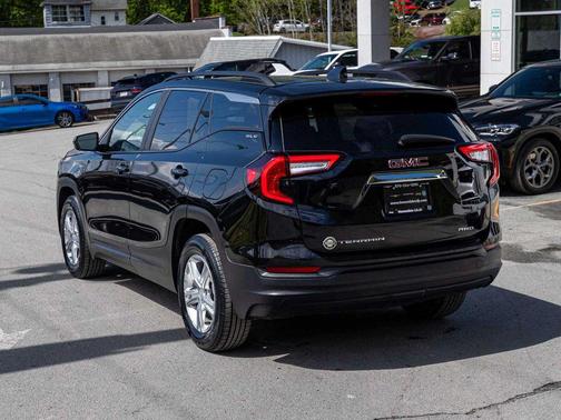 Ebony Twilight Metallic 2022 GMC Terrain SLE