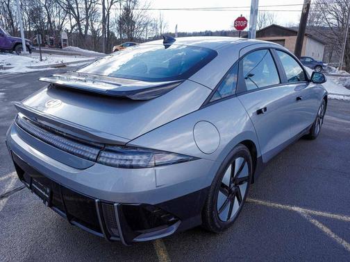 2024 Hyundai IONIQ 6 SE