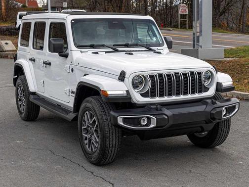 2026 Jeep Wrangler 4-Door Sahara 4x4