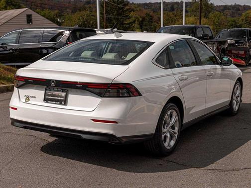 2025 Honda Accord LX 1.5T