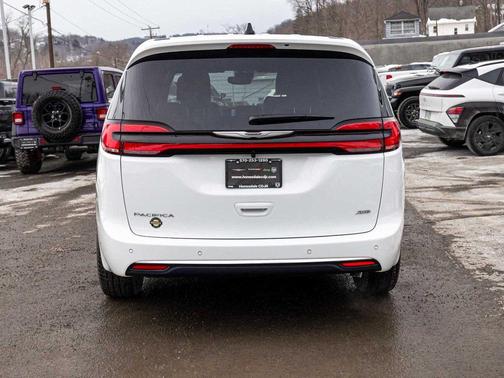 2026 Chrysler Pacifica L