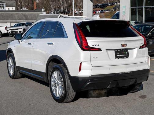 2024 Cadillac XT4 Luxury