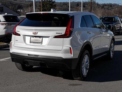 2024 Cadillac XT4 Luxury