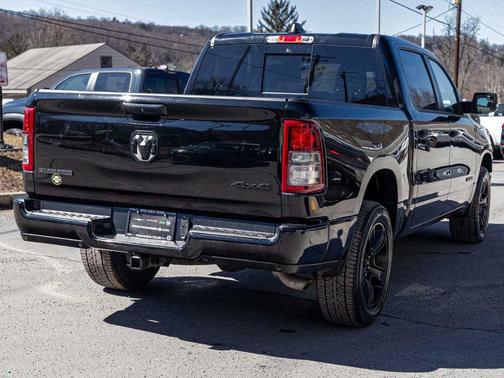 Diamond Black Crystal Pearlcoat 2023 RAM 1500 Big Horn/Lone Star