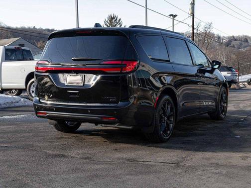 2026 Chrysler Pacifica Limited