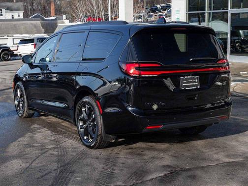 2026 Chrysler Pacifica Limited
