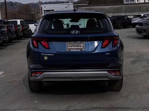 2025 Hyundai TUCSON SE