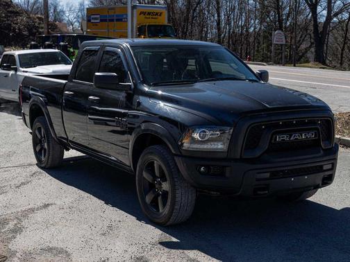 Diamond Black Crystal Pearlcoat 2020 RAM 1500 Classic Warlock Quad Cab 4x4 6'4' Box