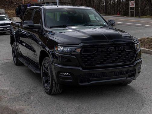 Diamond Black Crystal Pearlcoat 2026 RAM 1500 Big Horn/Lone Star