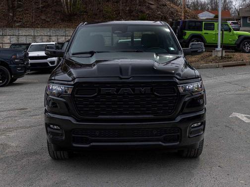 Diamond Black Crystal Pearlcoat 2026 RAM 1500 Big Horn/Lone Star