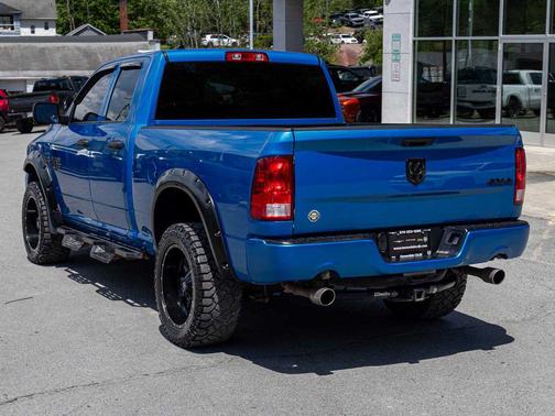 Hydro Blue Pearlcoat 2019 RAM 1500 Express