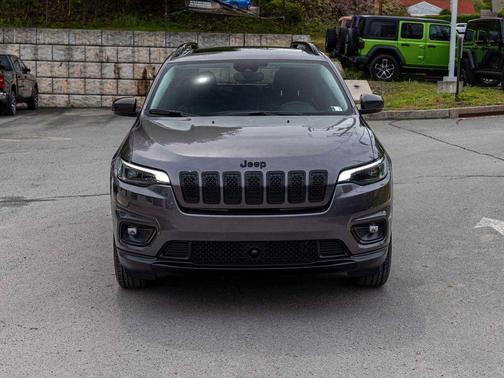Granite Crystal Metallic Clearcoat 2021 Jeep Cherokee Altitude