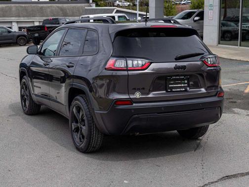 Granite Crystal Metallic Clearcoat 2021 Jeep Cherokee Altitude