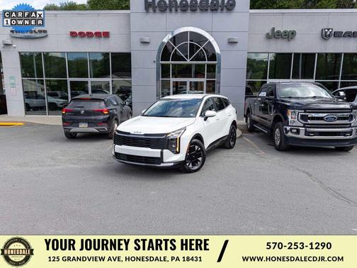 Snow White Pearl 2026 Kia Sportage Hybrid LX