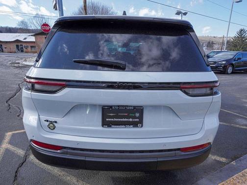 2026 Jeep Grand Cherokee Altitude