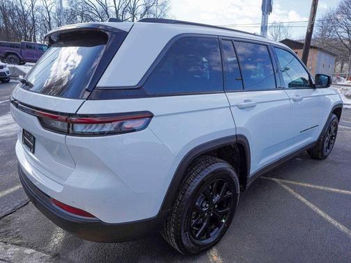 2026 Jeep Grand Cherokee Altitude