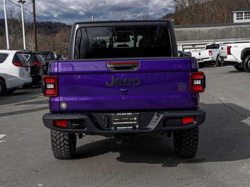 2026 Jeep Gladiator Willys 4x4