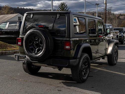 2022 Jeep Wrangler Unlimited Sport