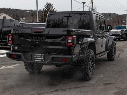 2026 Jeep Gladiator Willys 4x4