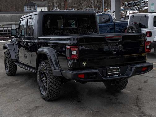 2026 Jeep Gladiator Willys 4x4