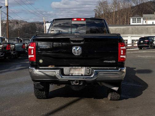 2021 RAM 2500 Tradesman Crew Cab 4x4 6'4' Box