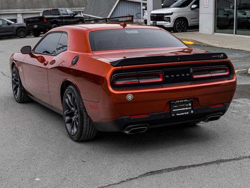 Sinamon Stick 2023 Dodge Challenger R/T Scat Pack