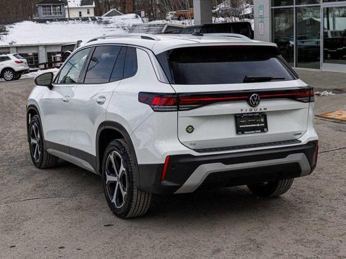 2025 Volkswagen Tiguan 2.0T SE 4MOTION