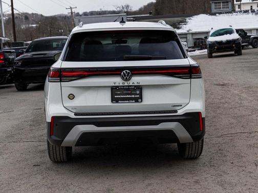 2025 Volkswagen Tiguan 2.0T SE 4MOTION