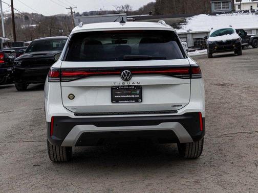 2025 Volkswagen Tiguan 2.0T SE 4MOTION