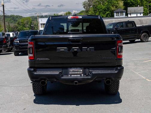Diamond Black Crystal Pearlcoat 2023 RAM 1500 Rebel