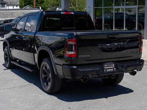 Diamond Black Crystal Pearlcoat 2023 RAM 1500 Rebel