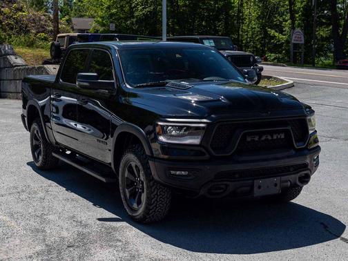 Diamond Black Crystal Pearlcoat 2023 RAM 1500 Rebel