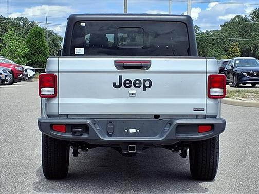 2023 Jeep Gladiator Sport