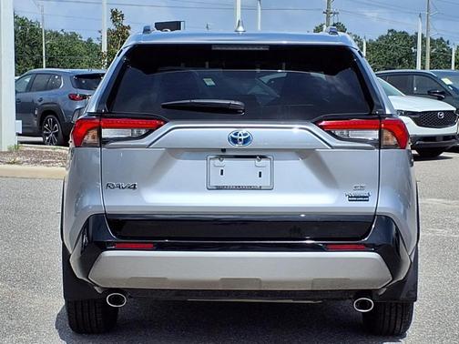 2024 Toyota RAV4 Hybrid SE