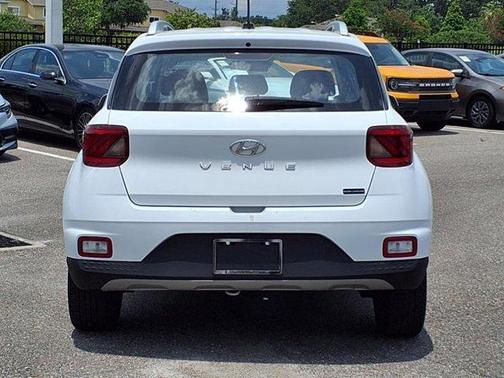 2023 Hyundai VENUE SEL