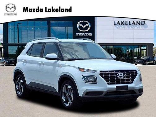 2023 Hyundai VENUE SEL