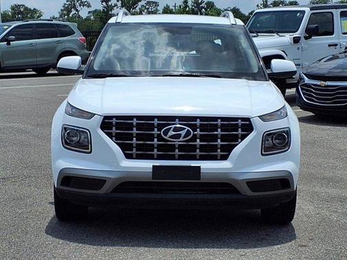 2023 Hyundai VENUE SEL
