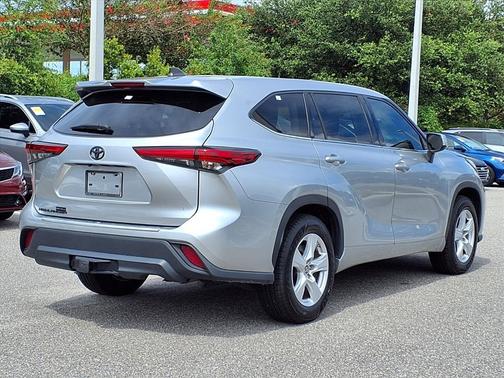 2022 Toyota Highlander L