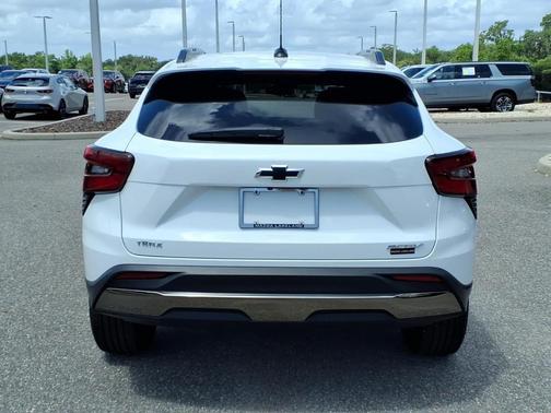 Summit White 2025 Chevrolet Trax ACTIV