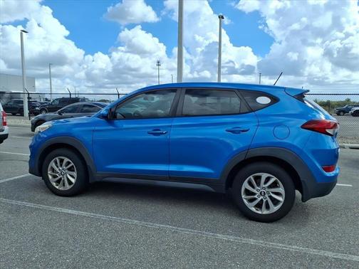2017 Hyundai TUCSON SE