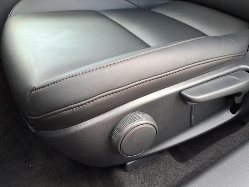Deep Crystal Blue Mica 2025 Mazda Mazda3 FWD w/Select Package