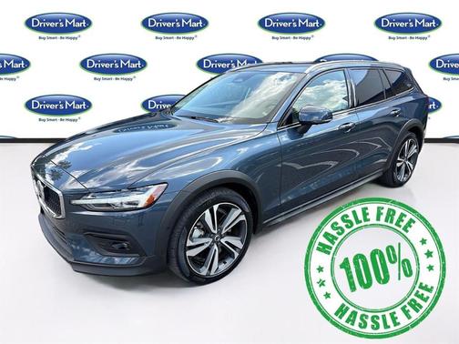 Denim Blue Metallic 2025 Volvo V60 Cross Country B5 Plus