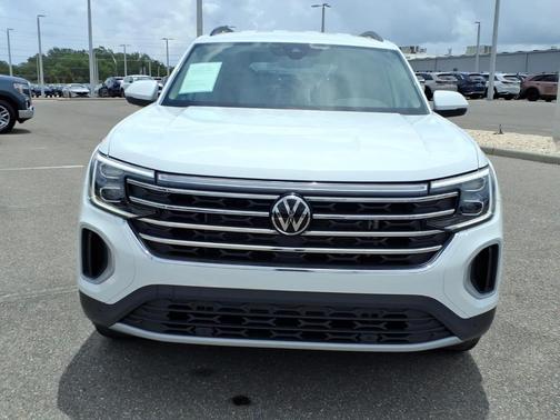 Pure White 2025 Volkswagen Atlas 2.0T SE w/Technology