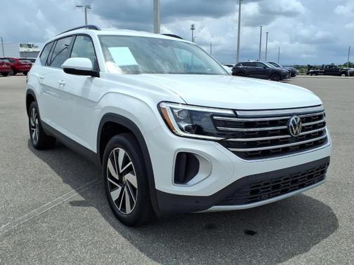 Pure White 2025 Volkswagen Atlas 2.0T SE w/Technology