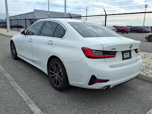 2019 BMW 330 i xDrive